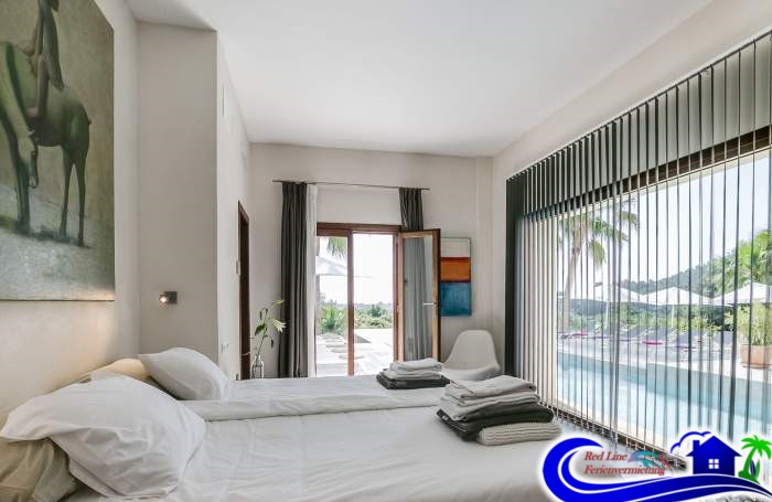 Moderne Luxus-Finca mit edler Ausstattung und einem Infinity-Pool