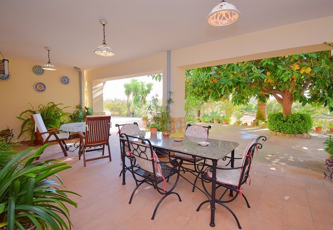 Villa Can Nina – Authentischer Mallorca-Urlaub in Campanet mit traumhafter Aussicht